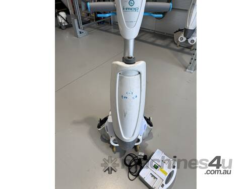 **2 IN STOCK** i-mop XL Pro + 1 set of batteries and charger