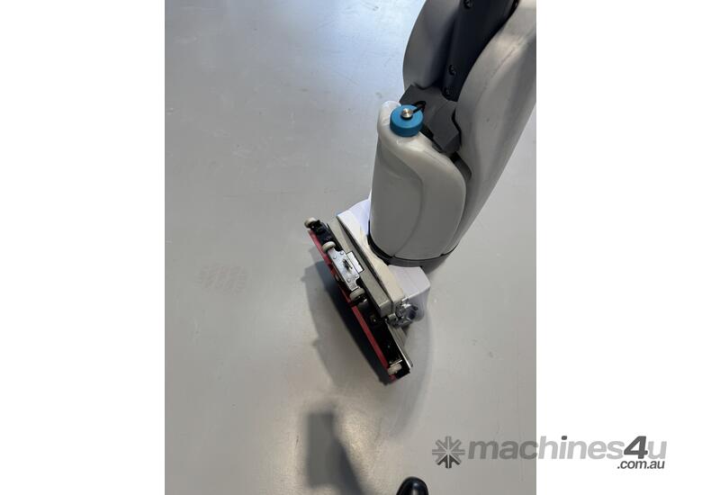 **2 IN STOCK** i-mop XL Pro + 1 set of batteries and charger