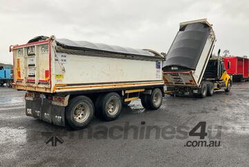 2010 Caterpillar CT630 Tipper Day Cab