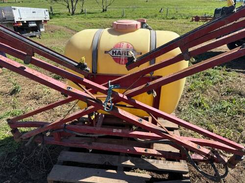 Hardi Boom Spray - 400 litres