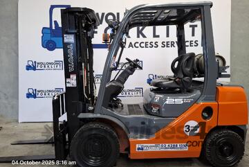 Wollongong Forklift: 2015 Toyota 2.5T, LPG, 3-Stage Container Mast, 4.5m Lift! Wollongong Forklift: 2015 Toyota 2.5T, LPG, 3-Stage Container Mast, 4.5m Lift!