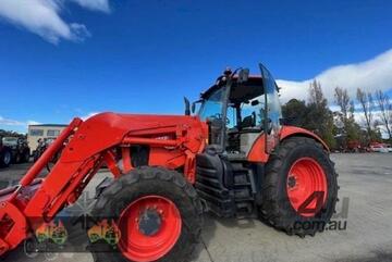 (9004) 2017 Kubota M7-131 F/E/L Tractor