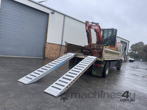 2.5m - 6Tonne   Heavy Duty Rubber Track, Rubber Tyre Machinery Loading Ramps
