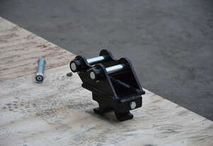 Mini Excavator Quick Hitch | 12T | Manual Safety Lock | Steel Construction