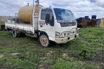 Isuzu   Truck