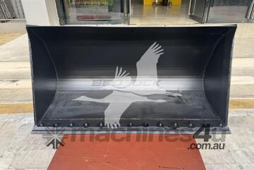 Bucket BEDROCK 906 WLB906GPISO-74-0.9