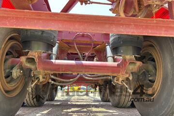 2007 Haulmark Tri Axle Skel Trailer