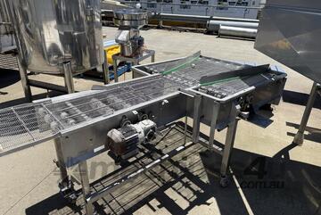 Conveyor Mesh SS 1m wide inlet, 400mm outfeed x 900mm high