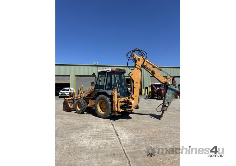 CASE 580 Super LE Backhoe
