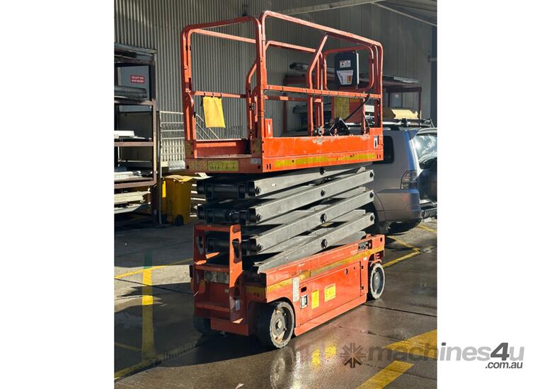 For Sale: DINGLI S0808-E (Summit S808-E) Electric Scissor Lift 