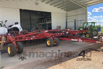 2017 Bourgault 3720 12M Air Drills