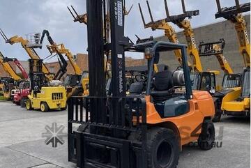 Toyota 2010   02-7FG40