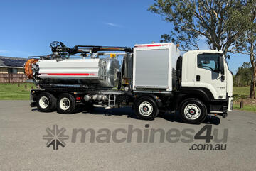 Isuzu FYJ 300-350 Vacuum Tanker Truck