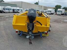 Mercury 3 V-hull - picture2' - Click to enlarge