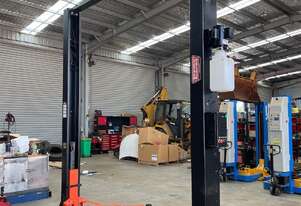 EXEQ Two Post Car Lift