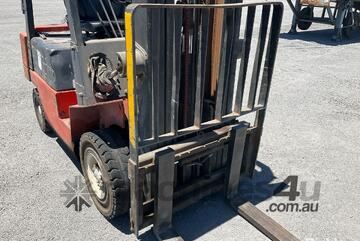 Nissan   FJ0T150 Forklift