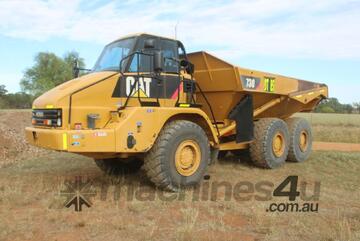Caterpillar 2006   730