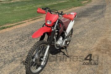 Honda   CRF 250 MOTORBIKE