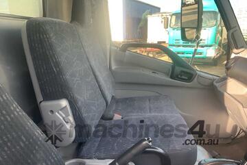 Hino 2011   300 616 Pantech