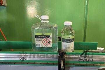 500-5000ml 4 head enclosed liquid filling machine