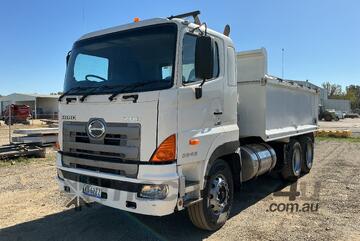 2008 Hino FE 700 2845 6x4 Tipper