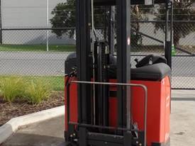 Used Forklift: R12C Genuine Pre-owned Linde - picture2' - Click to enlarge