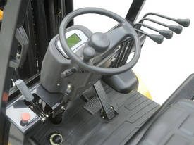 J Series 1-1.5T Forklift (Four Wheel) - picture0' - Click to enlarge