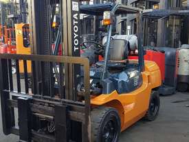 TOYOTA 7FG35 FORKLIFT 3.5 TON 4.5M LIFT NEW PAINT - picture0' - Click to enlarge