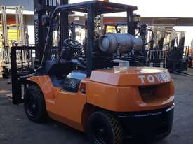 TOYOTA 7FG35 FORKLIFT 3.5 TON 4.5M LIFT NEW PAINT - picture1' - Click to enlarge