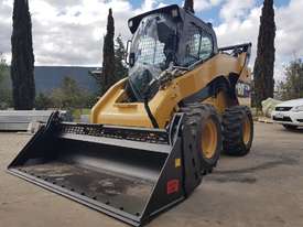USED CAT 272D XHP SKID STEER WITH LOW 1380 HOURS - picture0' - Click to enlarge