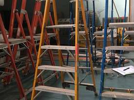 Platform Ladder Gorilla 1.5 meter 150kg Fiberglass Industrial - picture1' - Click to enlarge