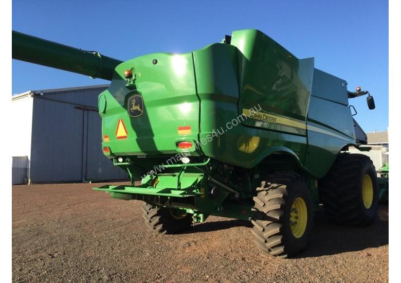 caption John Deere S680 Header(Combine) Harvester/Header