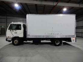 Nissan Condor Road Maint Truck - picture0' - Click to enlarge