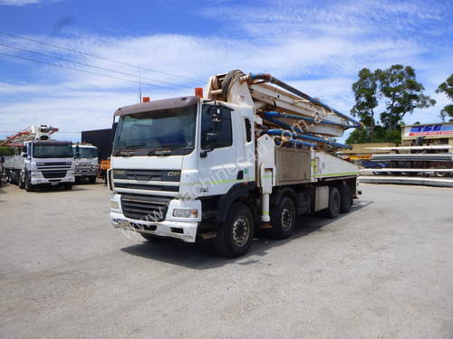 2009 DAF FF7585 8x4 Day Cabin Truck with Zoomlion 43X-5X Concrete Boom Pump 