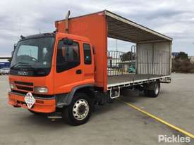 2004 Isuzu FTR900 - picture2' - Click to enlarge