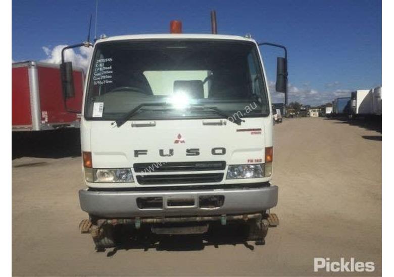 caption 2006 Mitsubishi Fighter FN14.0