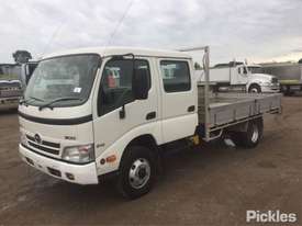 2010 Hino 300 816 - picture2' - Click to enlarge