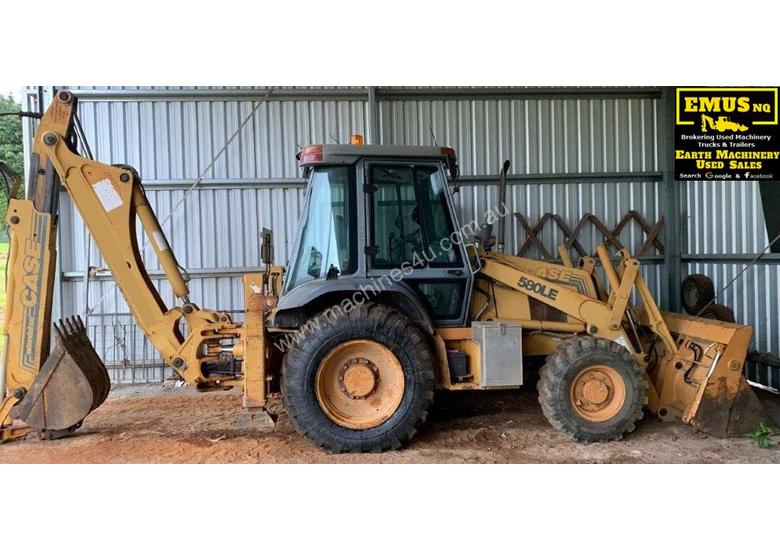 caption 2000 Case 580LE Backhoe, 5500hrs, attachments. MS488