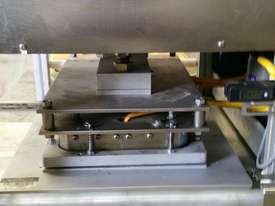 Semi Automatic Tray Sealer - picture0' - Click to enlarge