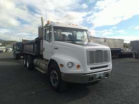Freightliner FL112 - picture0' - Click to enlarge