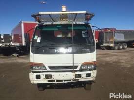 2001 Isuzu NPS300 - picture1' - Click to enlarge