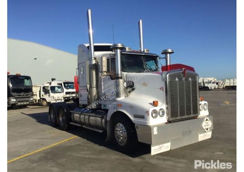 caption 2003 Kenworth T404S