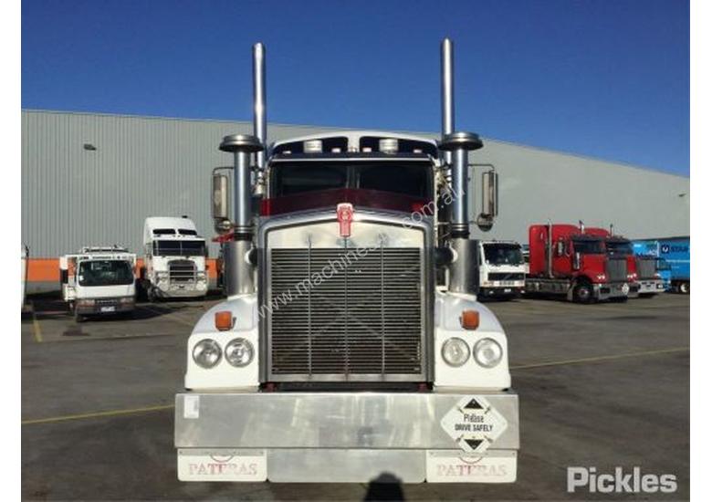 caption 2003 Kenworth T404S
