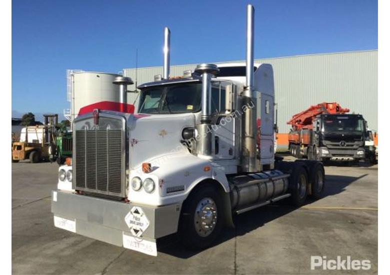 caption 2003 Kenworth T404S