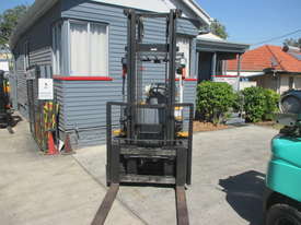 2.5 ton TCM Side Shift, LPG Used Forklift - picture1' - Click to enlarge