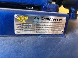 Air compressors and Air Dryer - picture2' - Click to enlarge