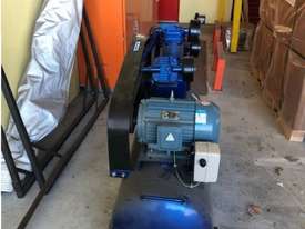 Air compressors and Air Dryer - picture0' - Click to enlarge