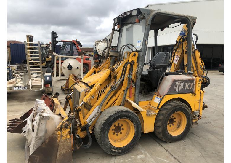 Used jcb 1CX Backhoe in , Listed on Machines4u