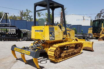 Komatsu   D21A-7 dozer DOZETC