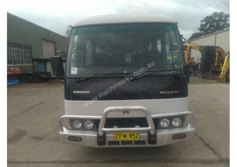 caption Mitsubishi Rosa